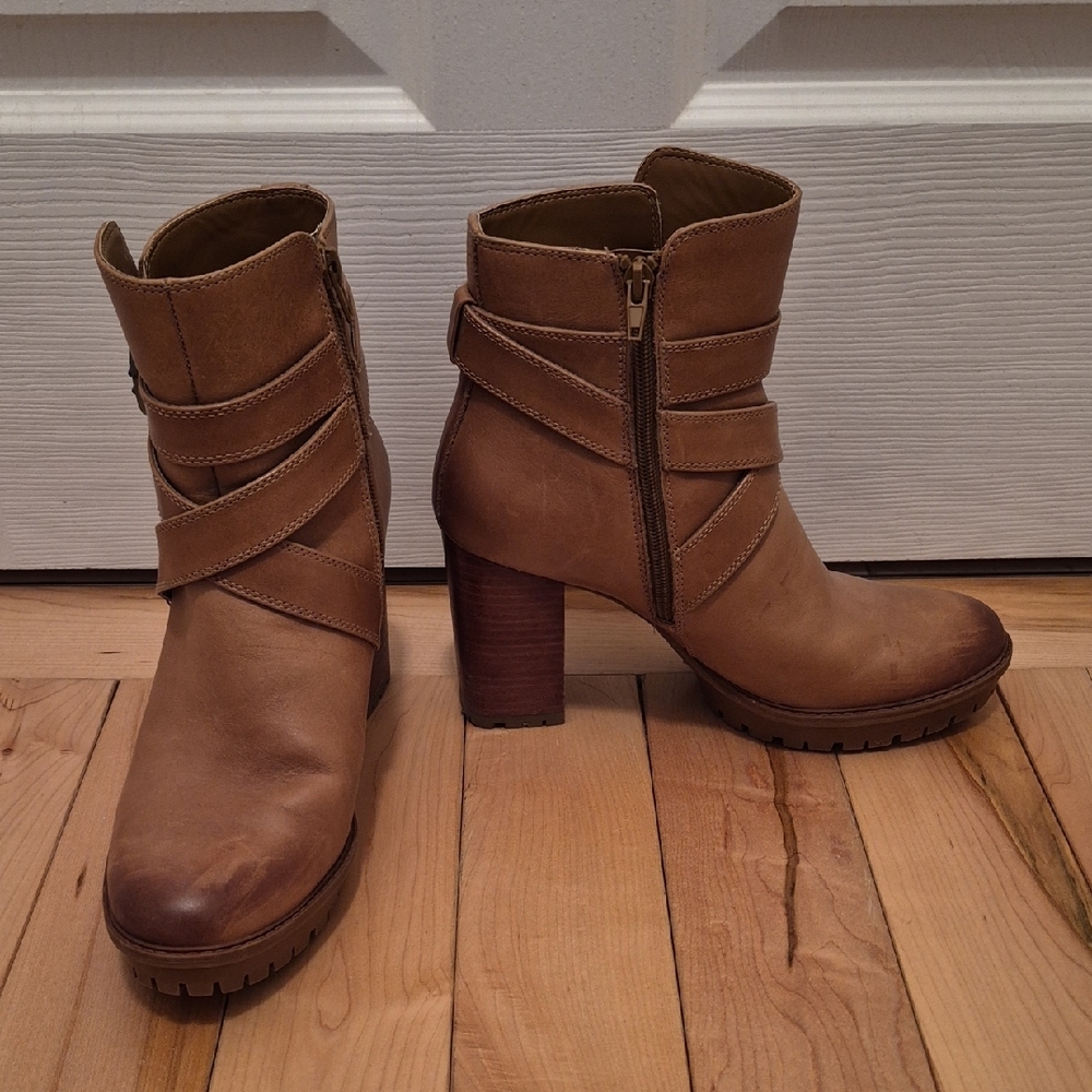 Naturalizer Women's Size 9.5 Tan Ankle Boots